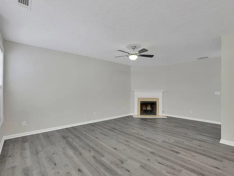 3081 Kentmere Dr — Photo 3