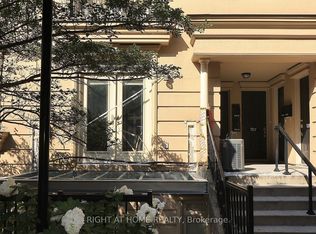 78 Carr St #TOWNHOUSE 12, Toronto, ON M5T1B7