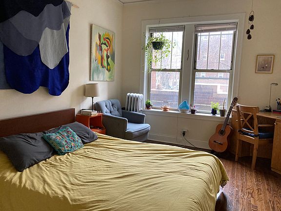 3rd image of 1502 W Lunt Ave #1