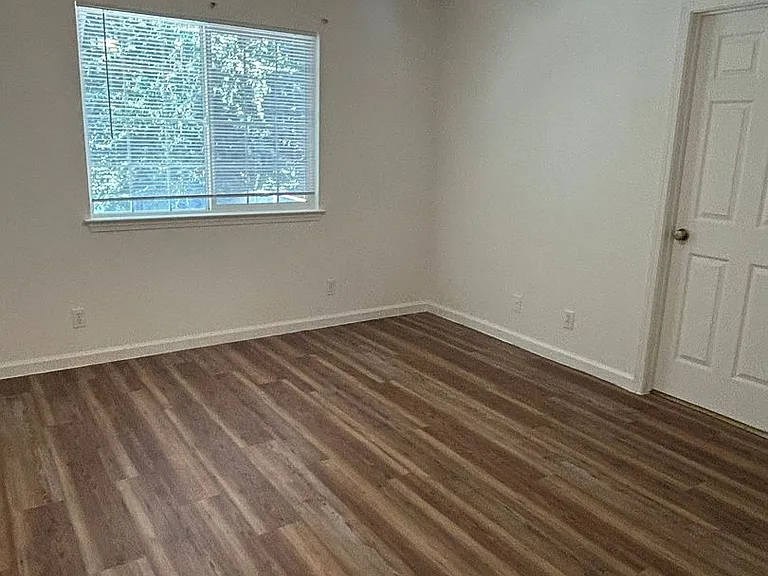 725 W 4th Ave — Photo 15