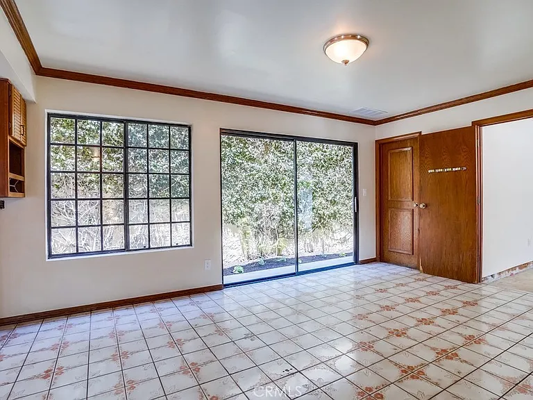 1307 Mackay Ln — Photo 30