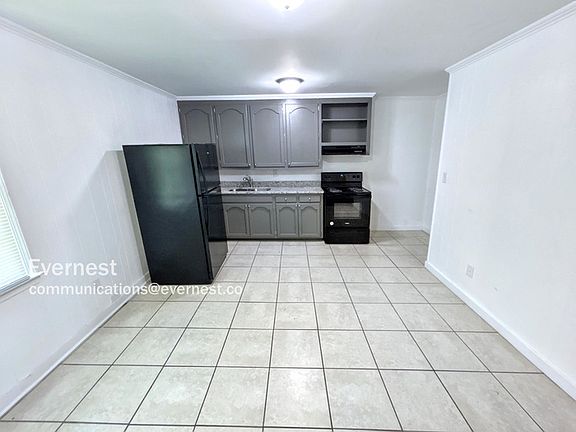 3rd image of 1500 John Ave