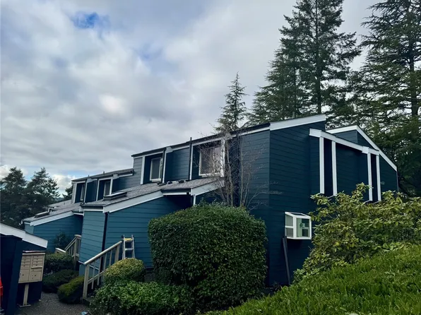 17028 NE 80th Street #C2, Redmond, WA 98052