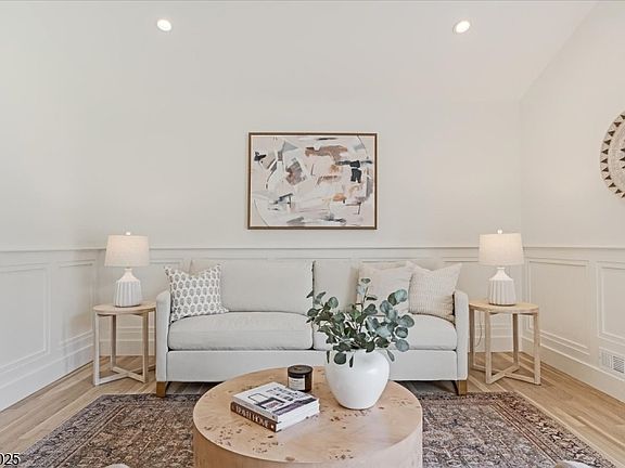 5th image of 50 Brookside Ave