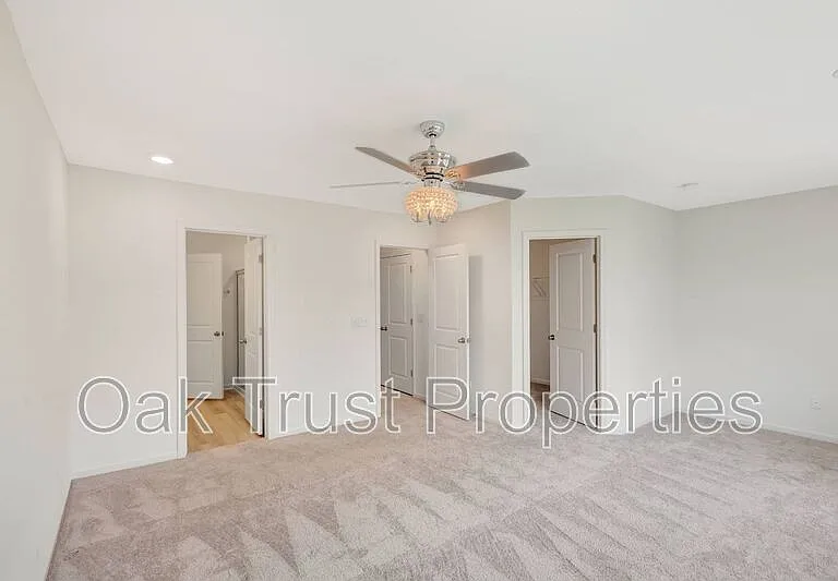500 Trotters Ln — Photo 18