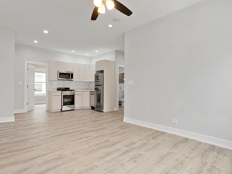 6035-6045 N Winthrop Ave #1055-1067 — Photo 95