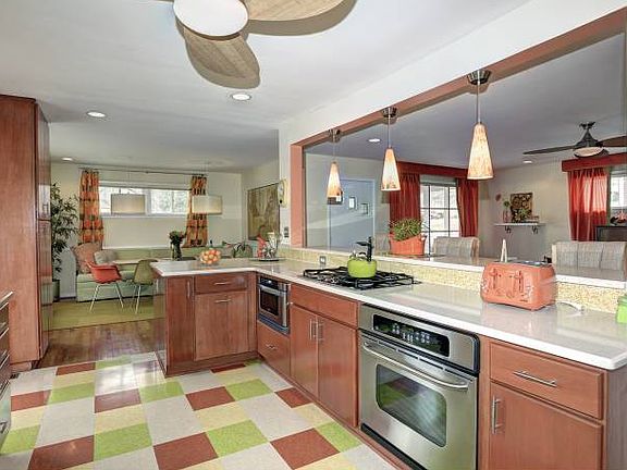 4th image of 302 Glenrae Dr