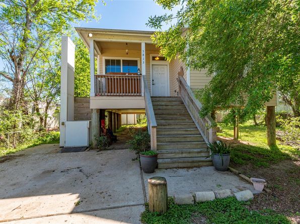 5813 David St, Dickinson, TX 77539