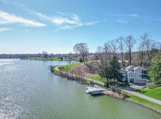 9622 W Shore Dr, Columbus, IN 47201