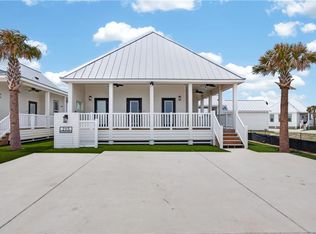 215 Saint John Cir, Pt Aransas, TX 78373