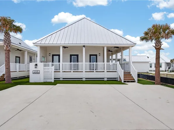 215 Saint John Cir, Pt Aransas, TX 78373
