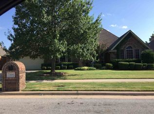 7606 NW Castlerock Pl, Lawton, OK 73505