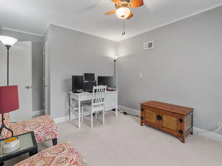 5036 Richmond Dr — Photo 36