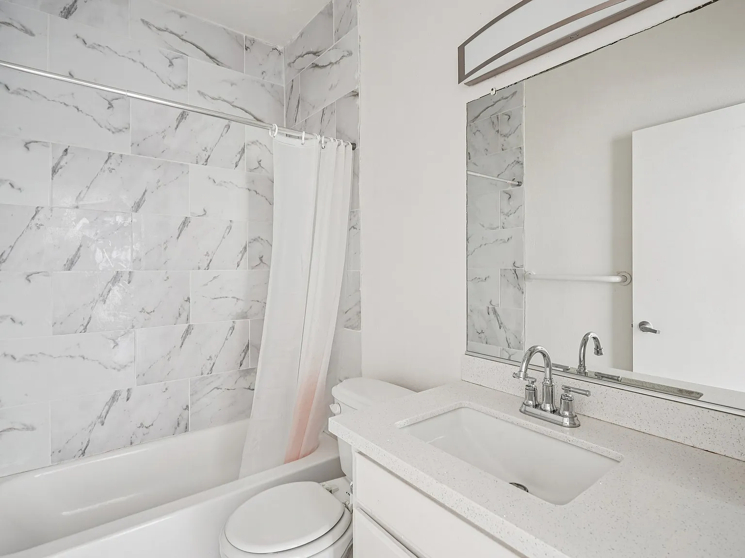 11657 Oxnard Str. — Photo 2