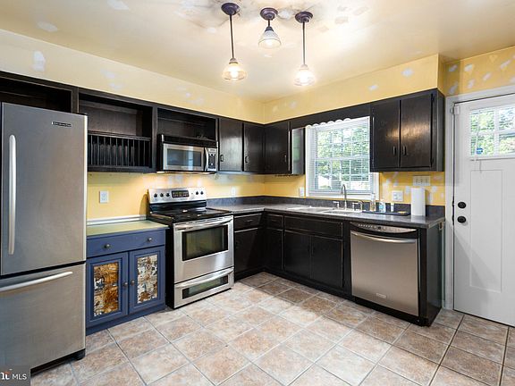 5th image of 29 Briarwood Dr