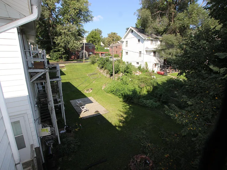 4816 Burt St #1/2-2 — Photo 45
