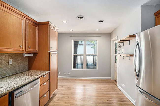 1229 Wiltshire Ave — Photo 11