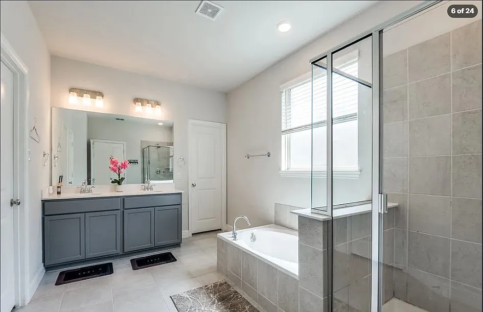 916 Azure Ln