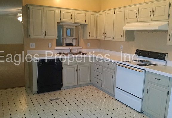 4th image of 104 Courtland Pl