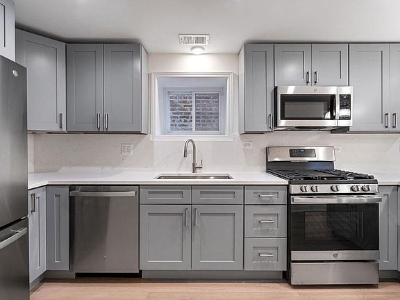 2nd image of 4826 N Wolcott Ave #G