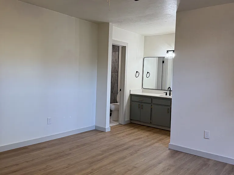 4716 SE 47th St — Photo 8