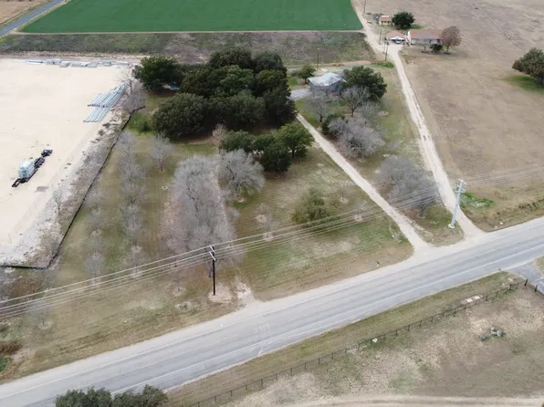 1665 FM 471 N, Castroville, TX 78009