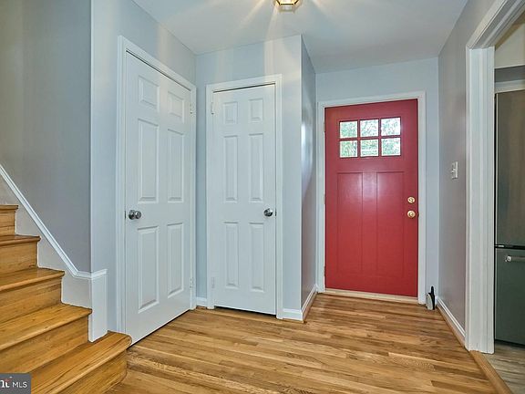 4th image of 6903 Essex Ave