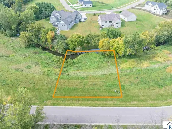 128 Butler Falls Rd, Mankato, MN 56001