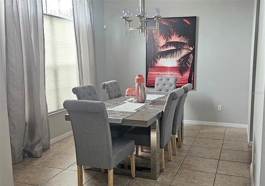 5 bed, 4.0 bath, 2376 sqft, $3,000 — Photo 4