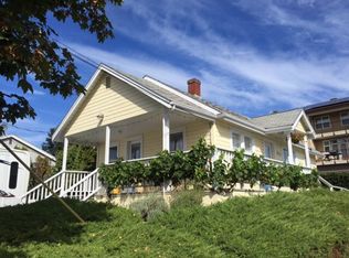 1412 11th St, Hood River, OR