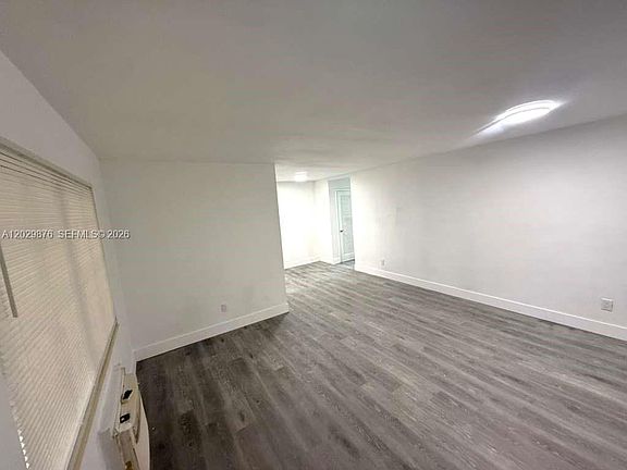 5th image of 12195 W Dixie Hwy APT 6E