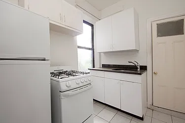 Rented by R New York