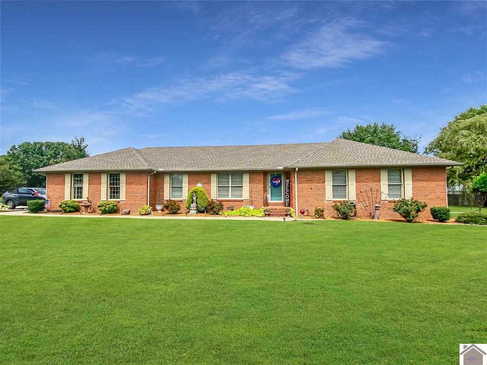 1st image of 2202 Creekwood Dr