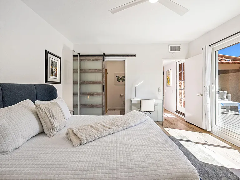 49075 Mariposa Dr — Photo 11