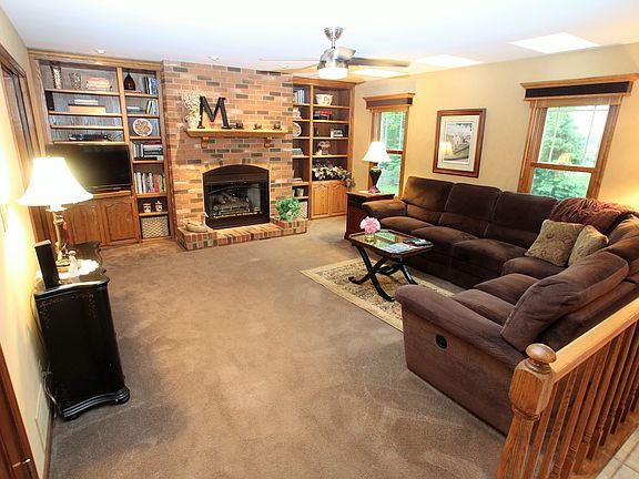 5th image of 160 Richmond Ct