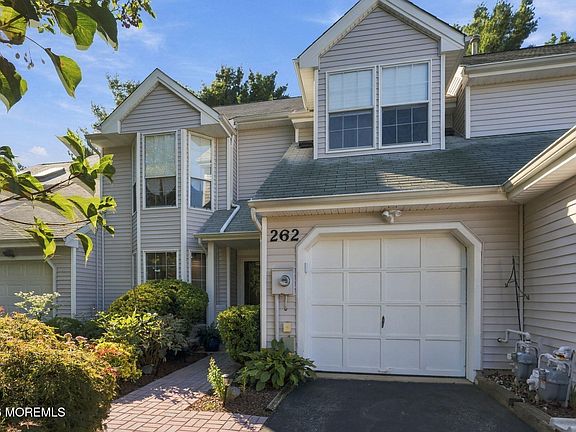 2nd image of 262 Daffodil Drive
