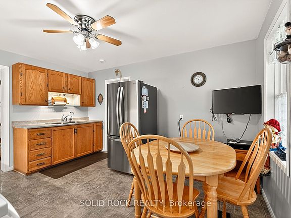 5th image of 1262 Rodney Ln