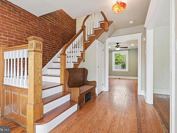 4th image of 406 W 20th St