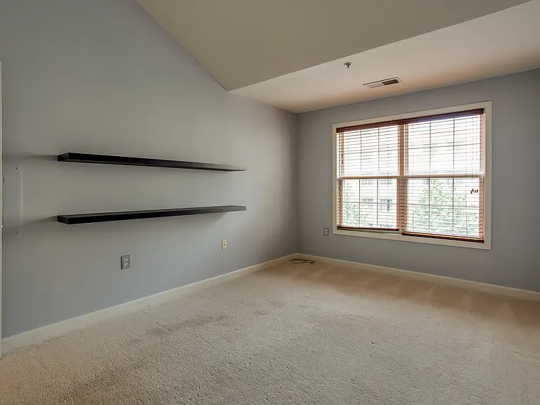 2310 14th St N #402 — Photo 16