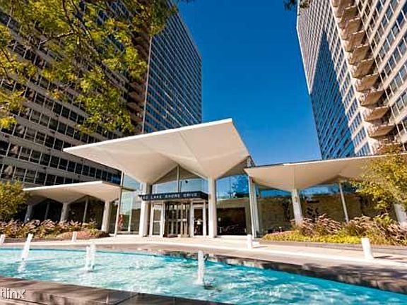 3550NLakeShore
