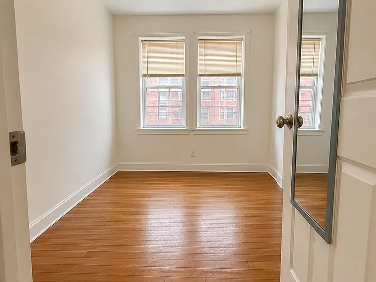73 Sanford Pl #2 — Photo 11