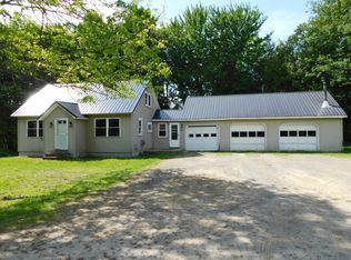 822 Dover Rd, Dexter, ME 04930