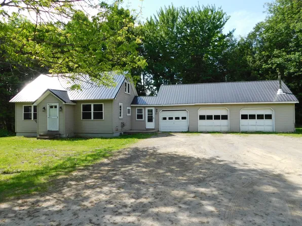 822 Dover Road, Dexter, ME 04930