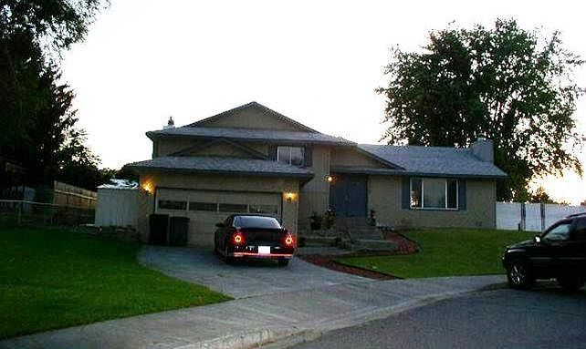 2nd image of 206 S Zinser St