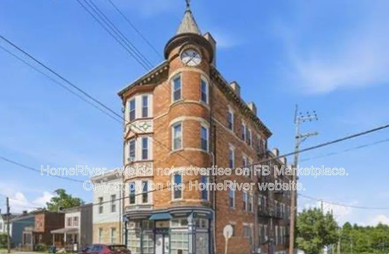 1 bed, 1.0 bath, $1,300 — Photo 1