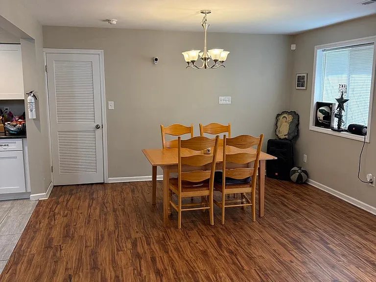 913 Hampton Way — Photo 17