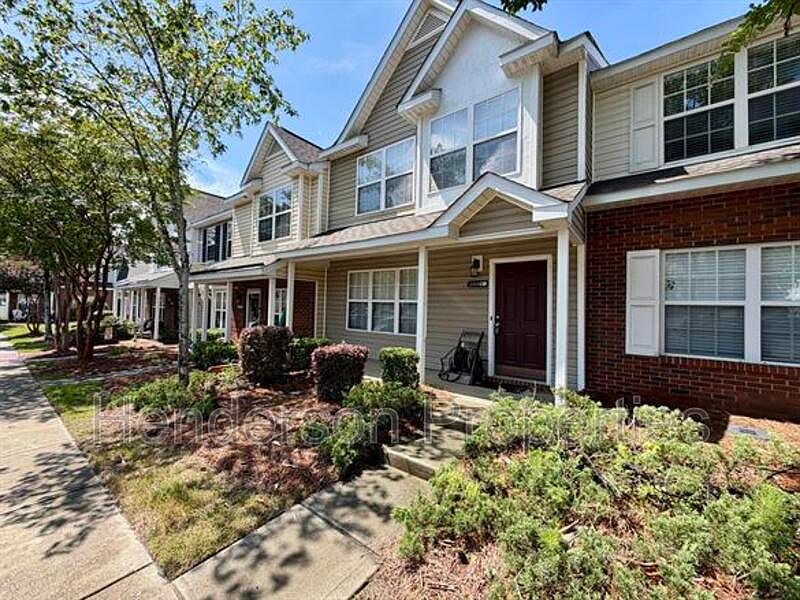 1st image of 17121 Greenlawn Hills Ct