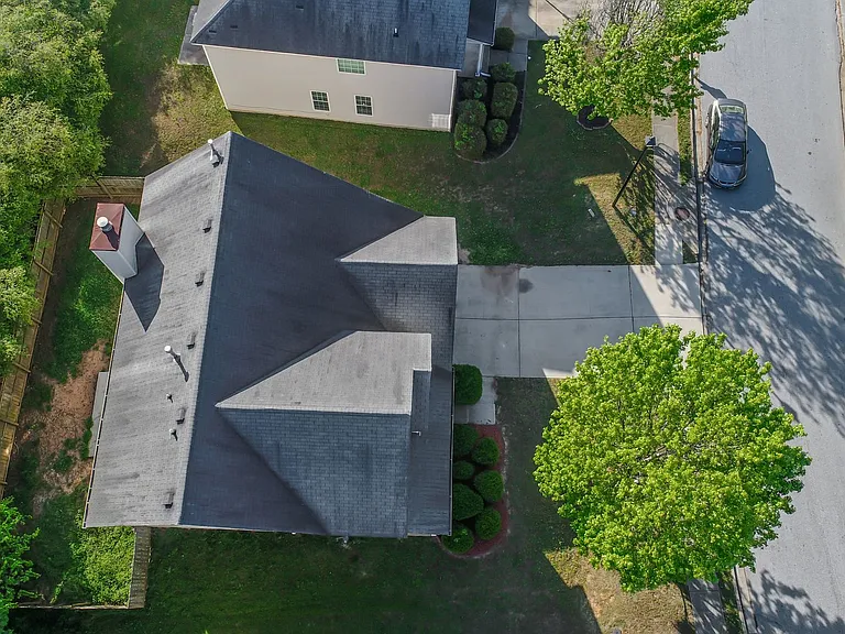 240 Dairyland Dr — Photo 4