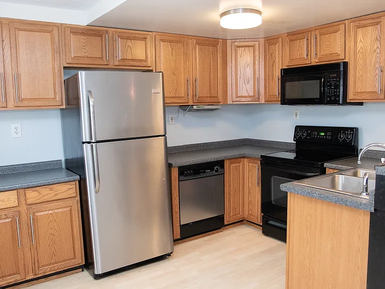 1821 Edwards Way — Photo 7