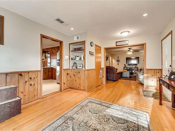 5th image of 107 Brookhollow Dr